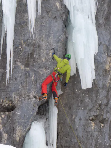 Ice climbing in Gasteiner with a guide 2