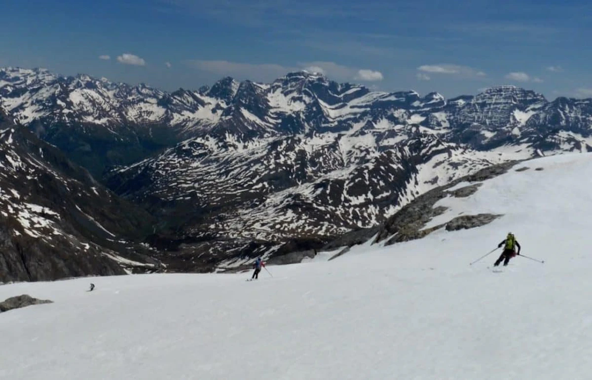 3-day splitboarding traverse to Vignemale in the Pyrenees 3