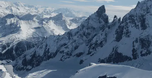 Off-piste snowboarding in Mont Blanc Massif