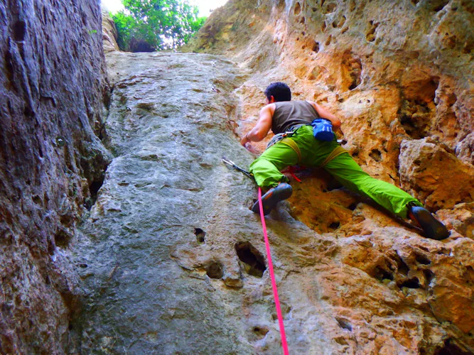 Barcelona guided rock climbing day tours