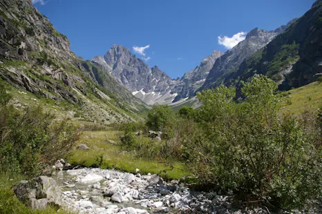 Lavey Valley guided hike in Ecrins National Park