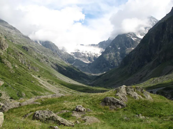 1+day hiking tour in the Écrins Massif