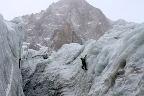 3 jours de cascade de glace dans la gorge d'Ala Archa, Kirghizistan