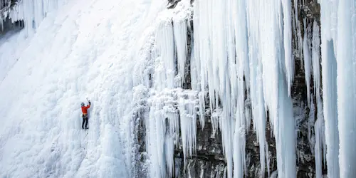 Cours d'initiation à la cascade de glace de 3 jours dans les Rocheuses canadiennes