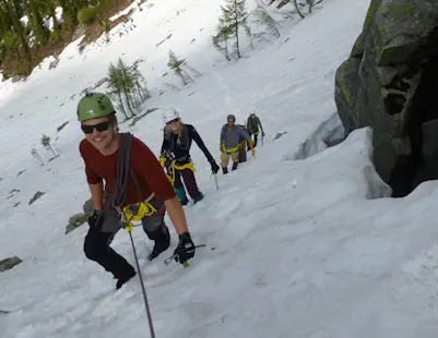 Custom mountaineering skills courses in Canada