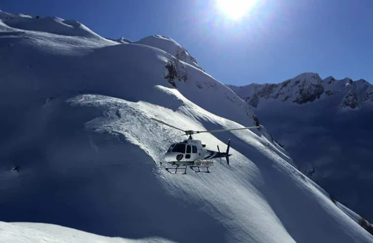 Elbrus &amp; Kazbek 6-day guided heliboarding tour
