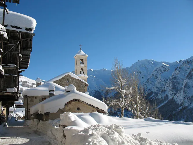 Snowshoeing in Saint-Véran, 7-day trip