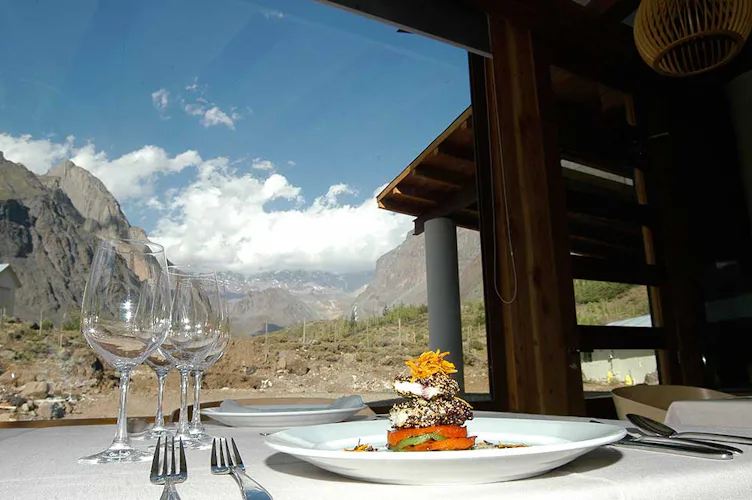 dining table Lodge El Morado, Maipo Valley