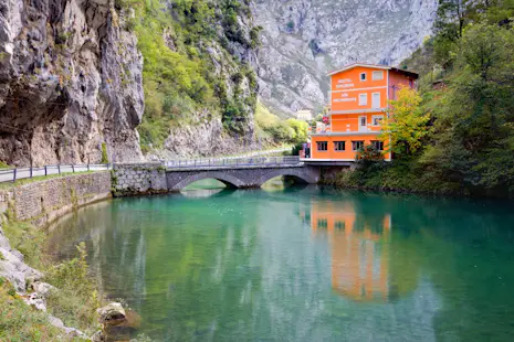 Trek de 5 días en Picos de Europa, España