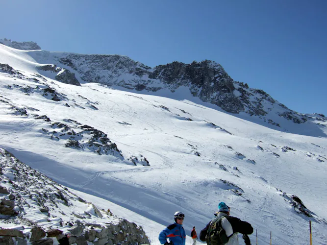 Valle Blanche skiing