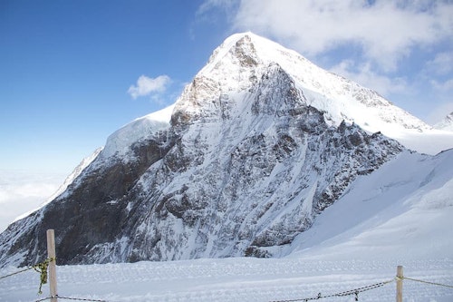 Ascension de la Jungfrau dans les Alpes suisses