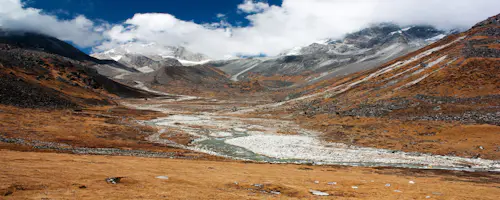 Langtang Ganjala Trek, 16-day program