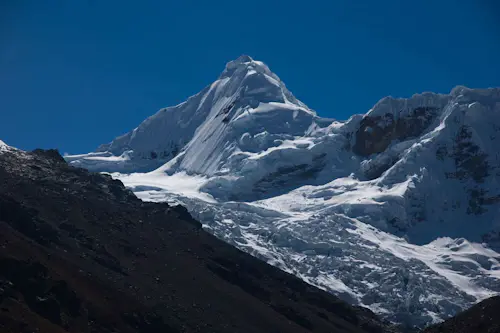 Ascenso de 4 días en el Monte Tocllaraju, Perú