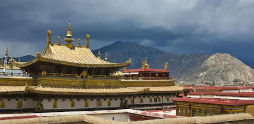 Guided trekking tours across Tibet