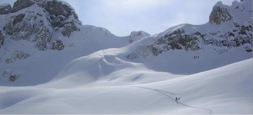 Ski touring day trips near Banff