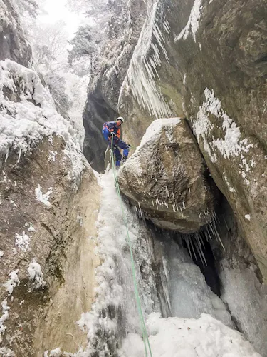 Ice climbing course in Central Switzerland