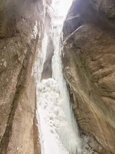 Ice climbing course in Central Switzerland