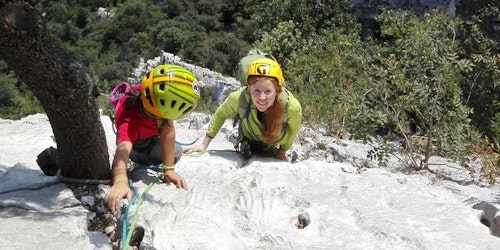Easy rock climbing for women in Sarca Valley