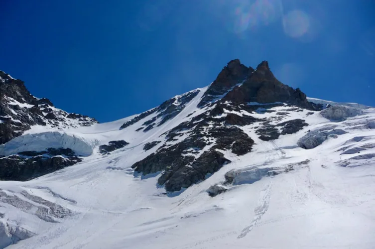 2-day ascent on Gran Paradiso (4061m) in the Italian Alps