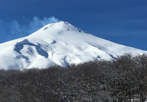 8-day ski touring in the Volcanoes circuit in Chile