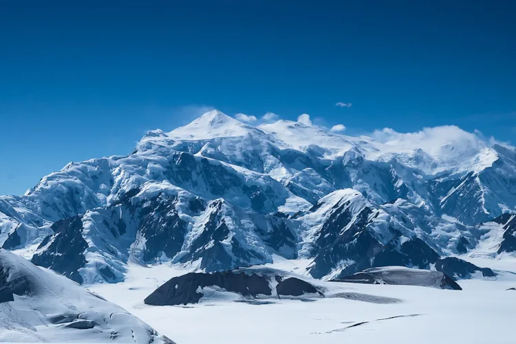 Mount Logan ski mountaineering expedition