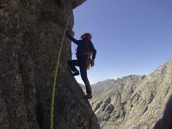 One or more rock climbing days in the Galayos (Gredos)