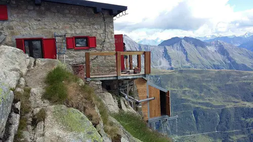 1-day hike and via ferrata to Boccalatte Hut in Val Ferret