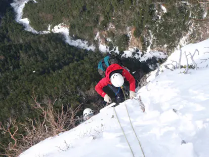 Advanced winter alpine climb on Nakayama ridge