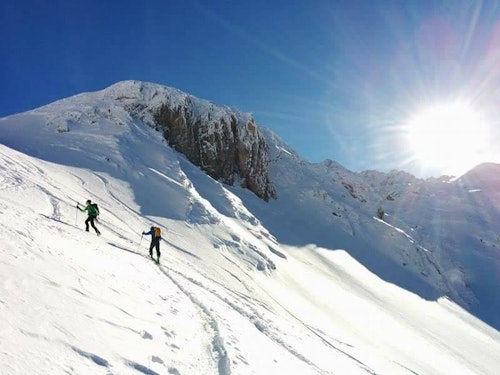 Voyage de ski de randonnée au lac de Balea, montagnes de Fagaras