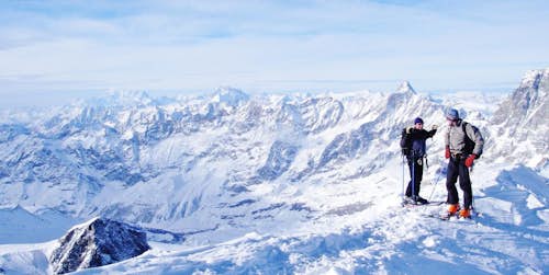 Programme avec un guide de 4 jours de ski de randonnée en Suisse - plusieurs lieux disponibles
