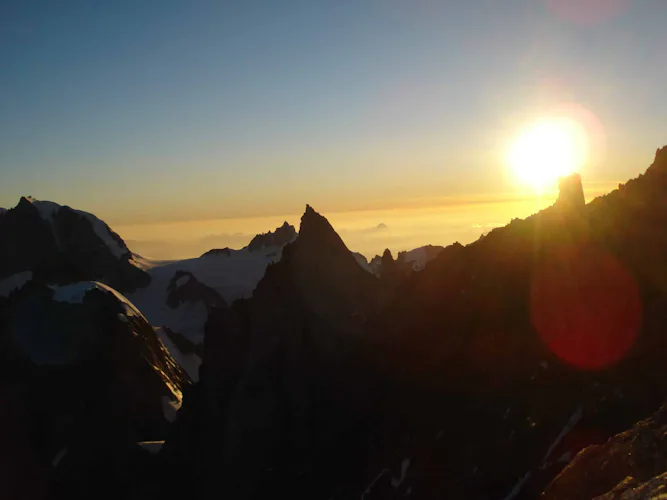 Les Grandes Jorasses escalade avec un guide de l'Éperon du Marcheur