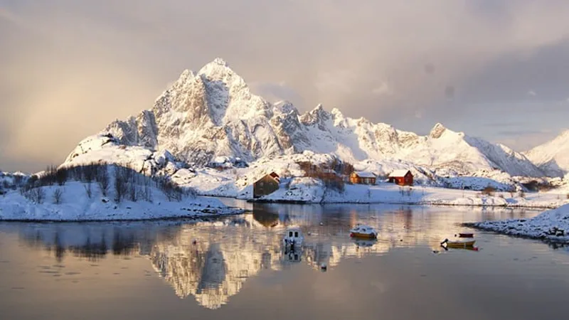 6-day ski touring trip around Tromso Norway