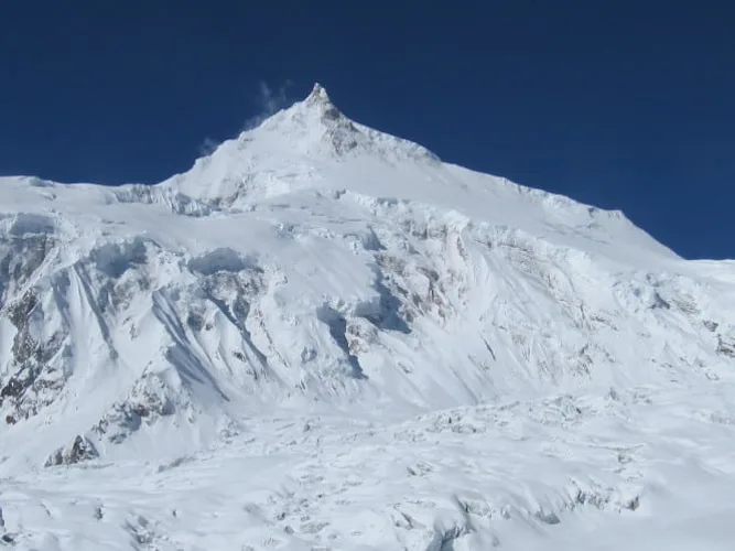 Mt-Manaslu-peak