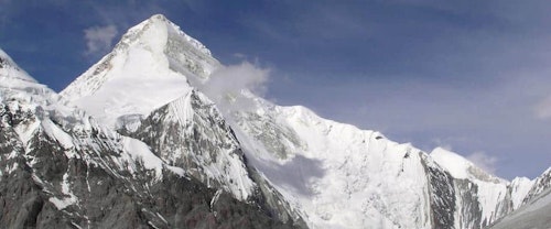 Khan Tengri Peak (7010 m) guided climbing ascent