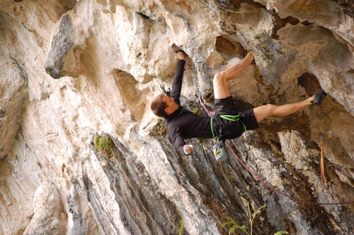 Multi-pitch rock climbing day trips in Finale Ligure