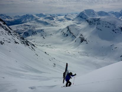 Vacances dans le nord de la Norvège : ski de randonnée dans les Alpes de Lyngen