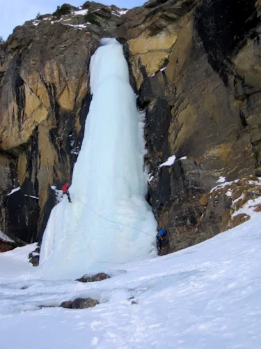 Cogne 3-day guided ice climbing tour