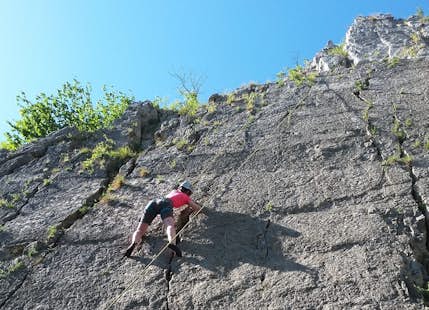 Pont a Lesse (Dinant) guided rock climbing day