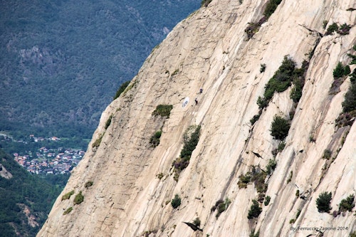 Rock climbing on Il Paretone, Aosta Valley