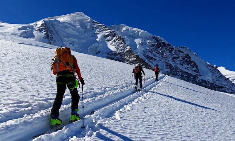 Nevado Artesonraju Ascent