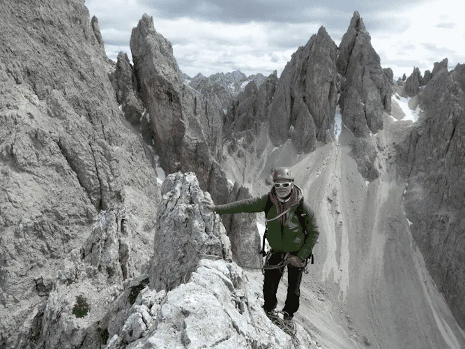 Multi-pitch climbing_Dolomites