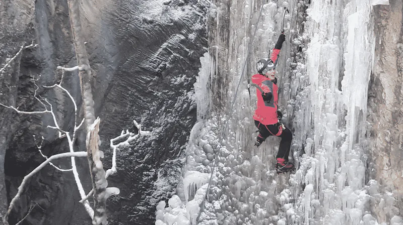 Ice climbing in Les Ecrins 1