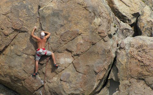 Rock climbing initiation course in Cerdanya