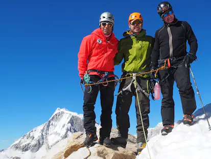 Chopicalqui (6350 m) 4-day climb with a guide