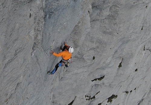 Big wall climbing course in the Alps