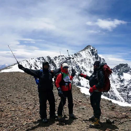 Nevado Chopicalqui expedition