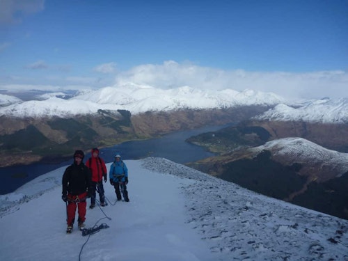 Introductory winter mountaineering course in Scotland