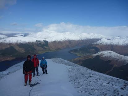 Cours d'initiation à l'alpinisme d'hiver en Écosse