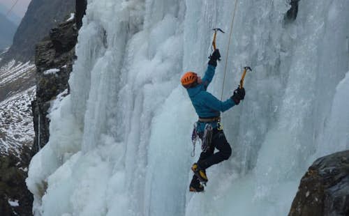 Ice climbing weekly tours in the Alps
