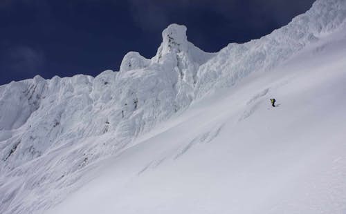 Pure Patagonia – Ski touring far away in Chile